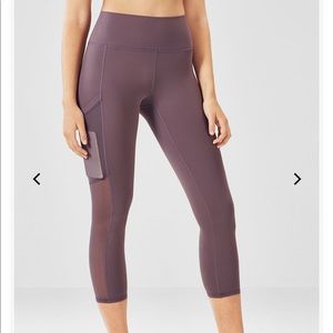 Fabletics Mila Pocket Capri NWT